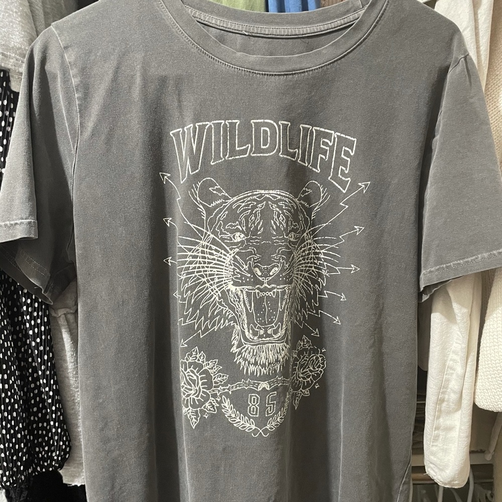 Graphic t